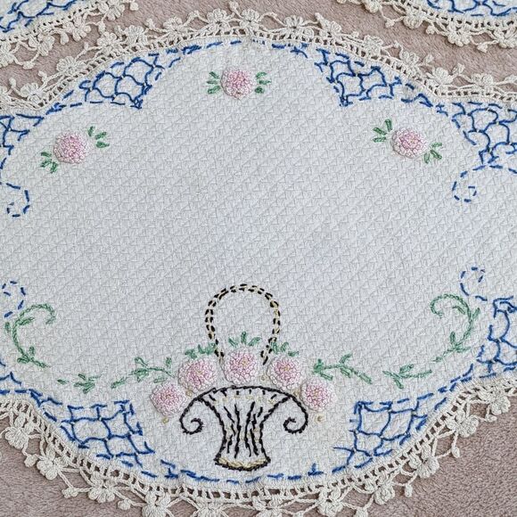 Vintage 1940's Handmade Embroidery & Crochet Doilies - Picture 7 of 16